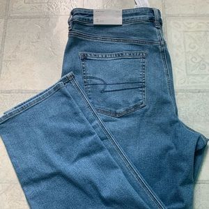 NWT AE Stretch Mom Jean 18
